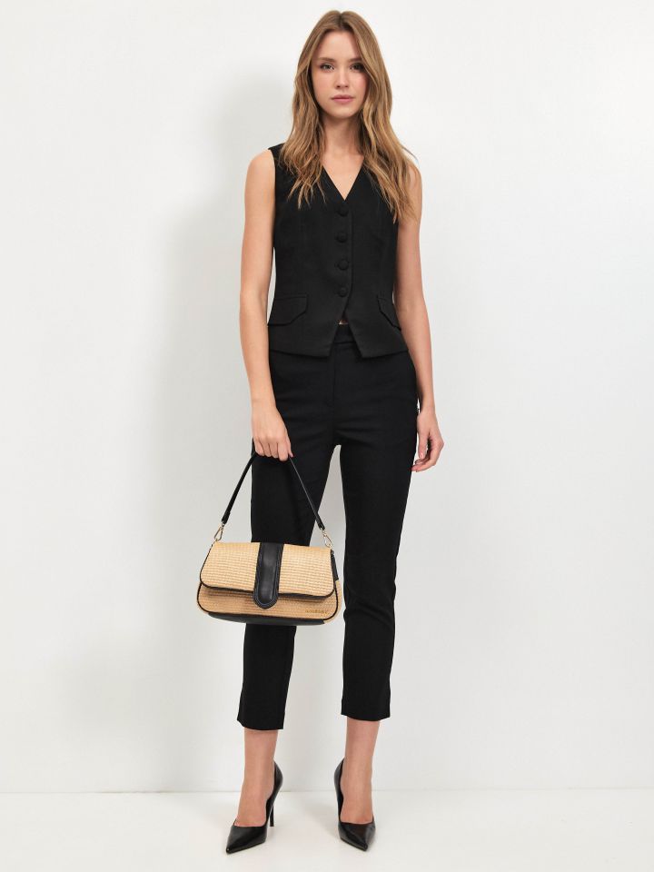 מכנסיים רוכסן צד 8/9 YAFIT בצבע שחור