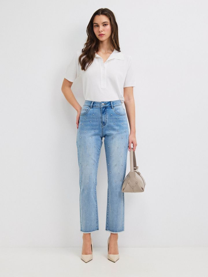 מכנסיים ג’ינס דמוי יהלומים בצבע ג’ינס