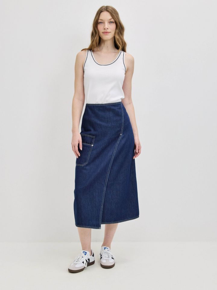 חצאית ג’ינס כיס בצבע ג’ינס כהה