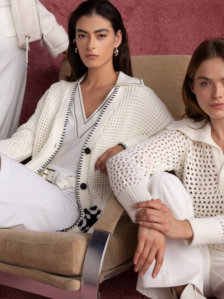 עליונית סריג קרושה בצבע אופוויט