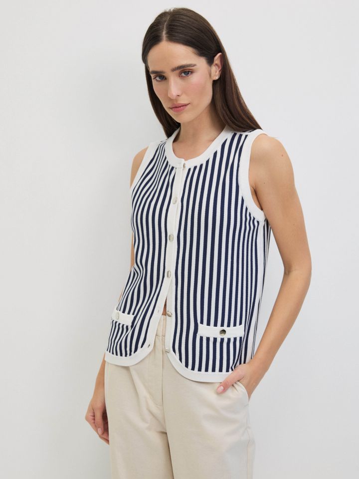 וסט סריג פסים בצבע נייבי