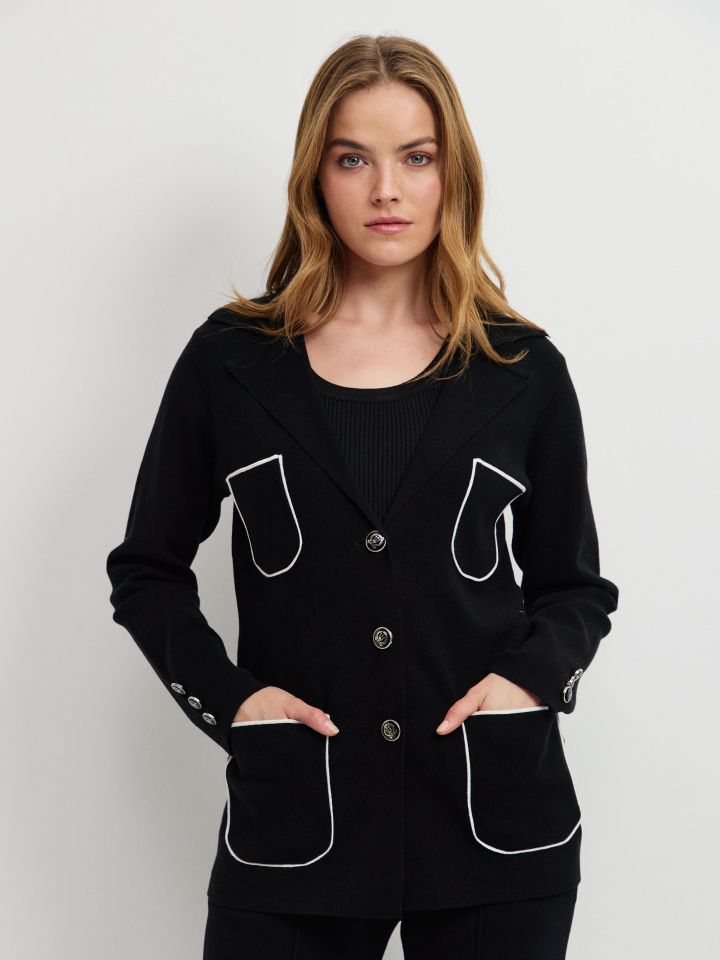 עליונית סריג דו קולור בצבע שחור