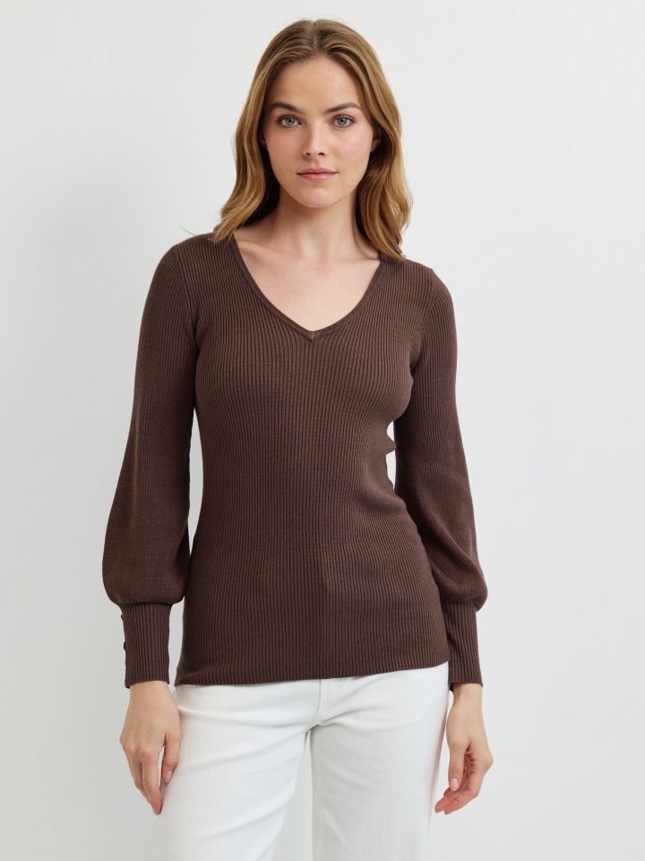 סריג V כפתורים PROMO בצבע חום בהיר