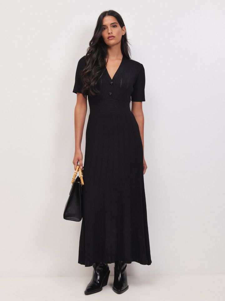 שמלה סריג  V בצבע שחור