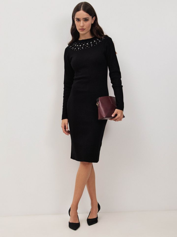 שמלה סריג פתח דמוי יהלומים בצבע שחור