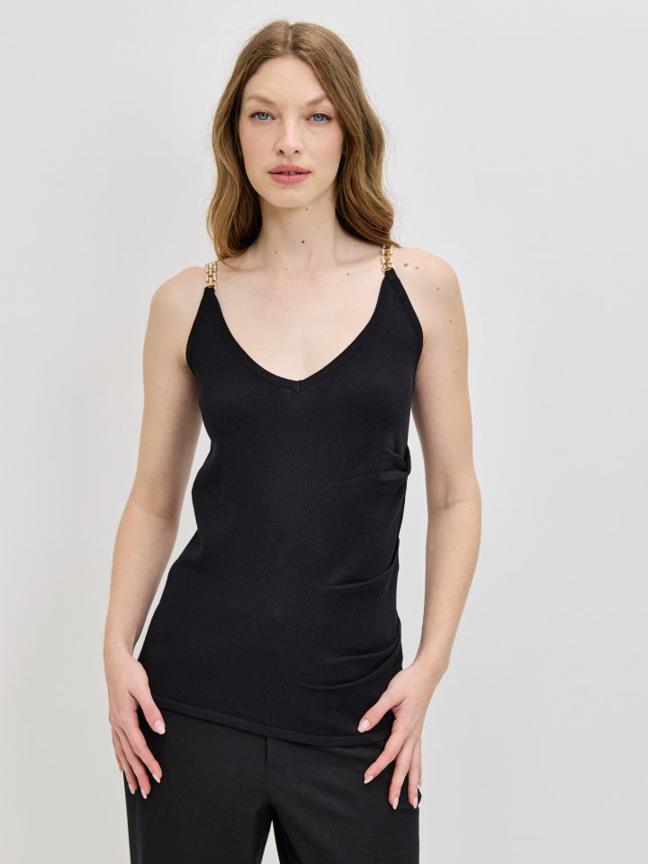 גופיה סריג אבזמים בצבע שחור