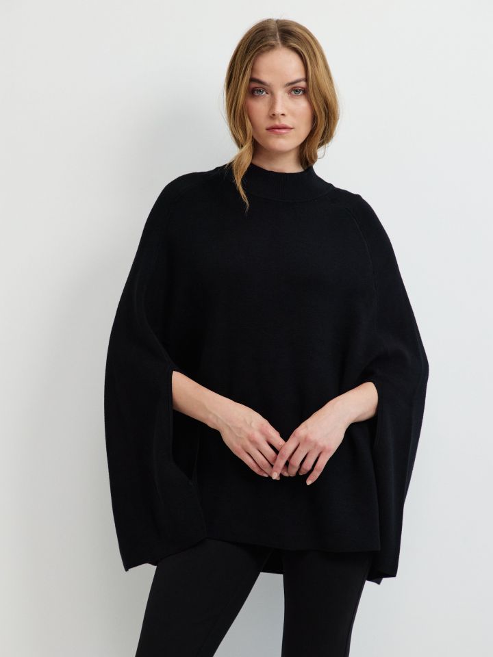 פונצו סריג בצבע שחור