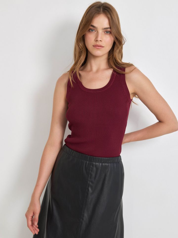 גופיה סריג ריב בצבע בורדו