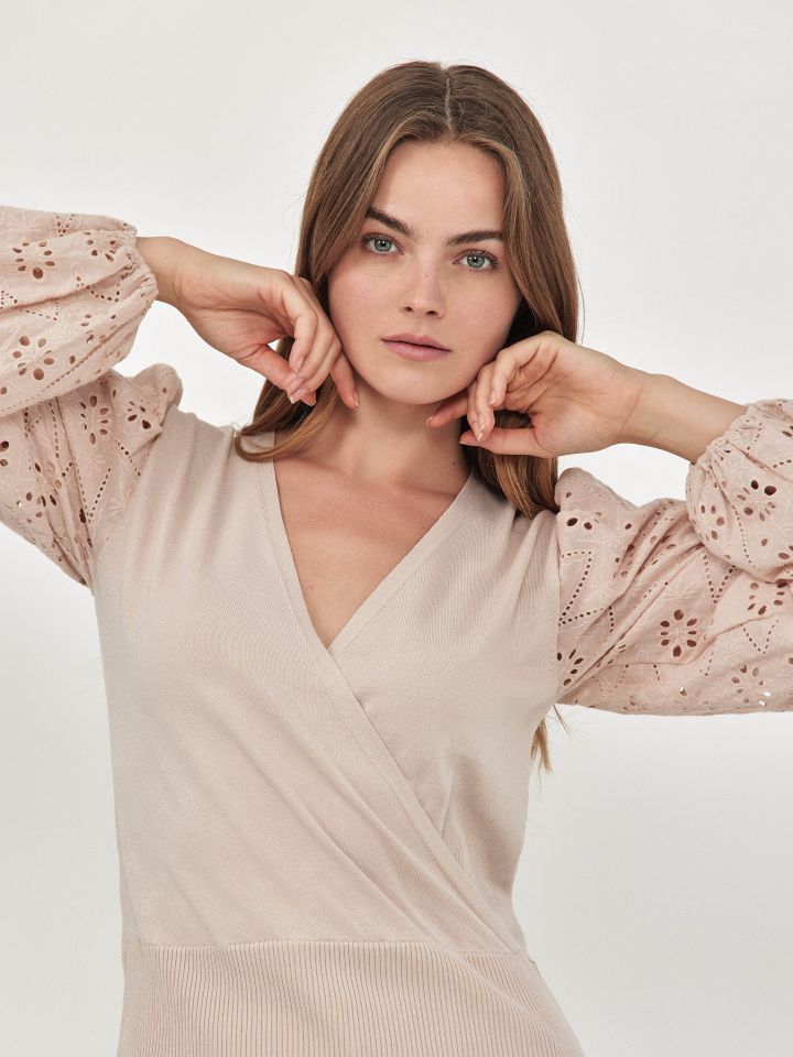 סריג מעטפה שרוולי קרושה בצבע בייז’