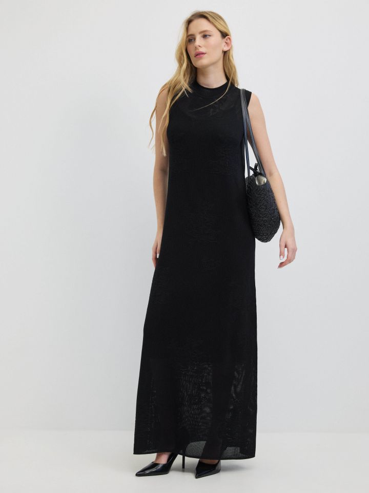 שמלה סריג קרושה בצבע שחור