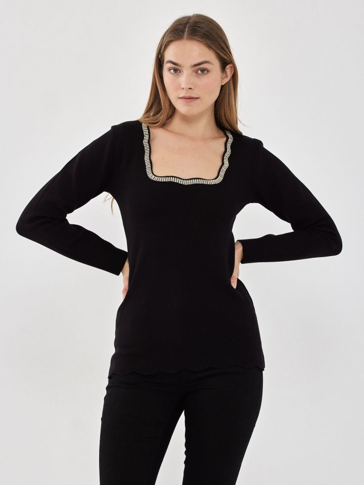 סריג מחשוף יהלומים בצבע שחור