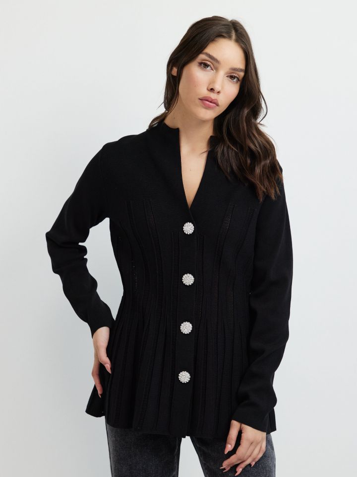 עליונית סריג כפתורי דמוי יהלומים בצבע שחור