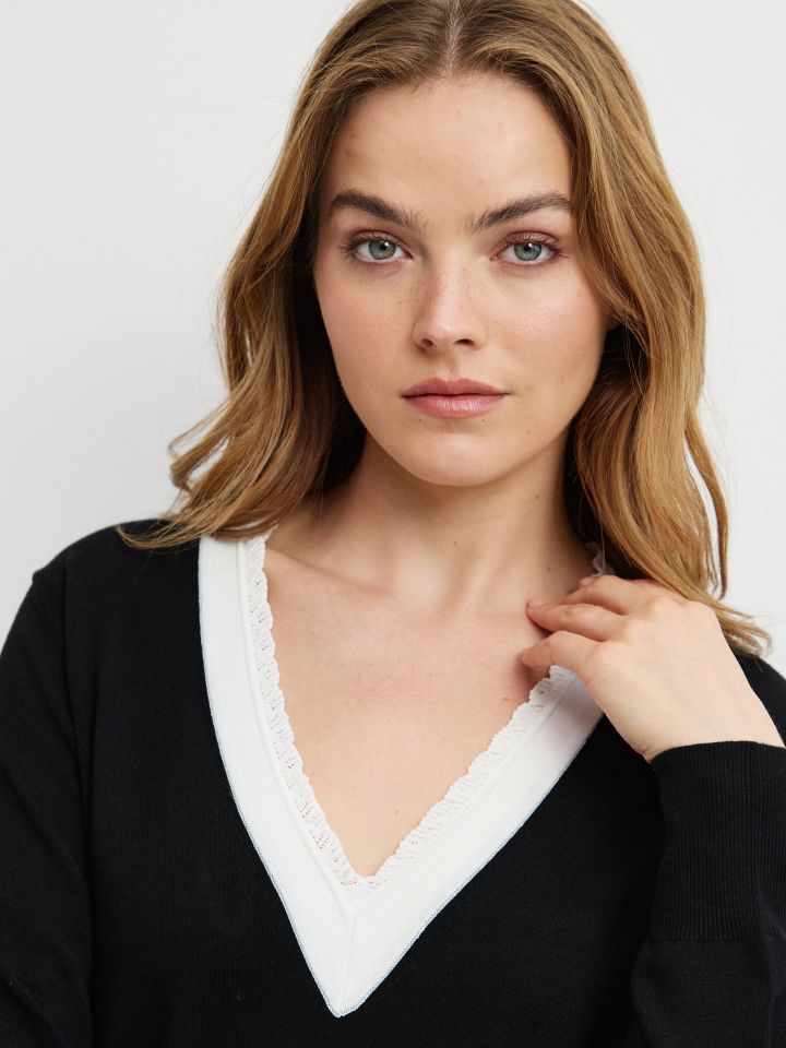 סריג V שילוב קרושה  PROMO בצבע שחור