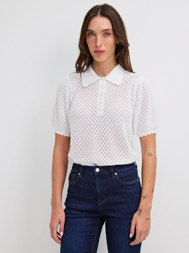 סריג רשת כפתורים בצבע לבן