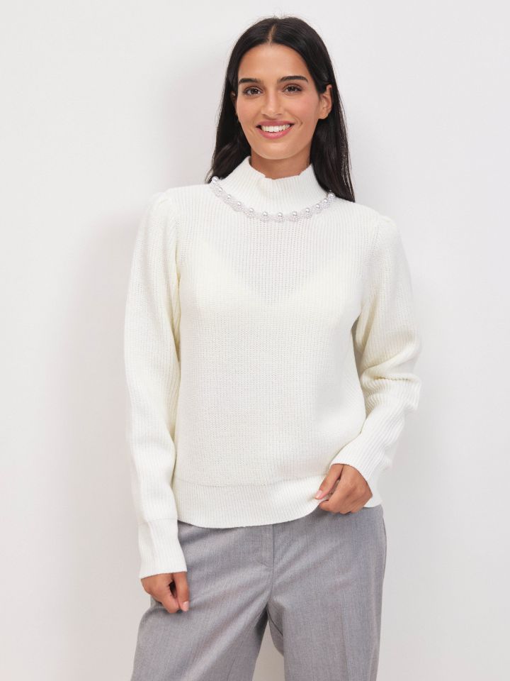 סריג חצי גולף דמוי פנינים בצבע אופוויט