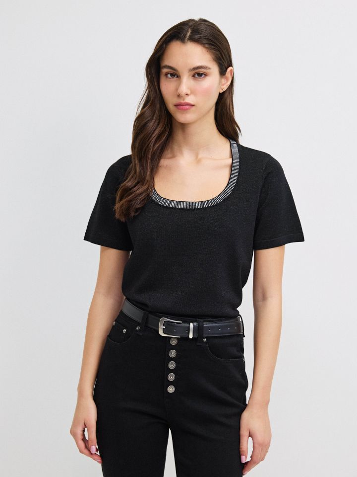 סריג לורקס פתח בצבע שחור