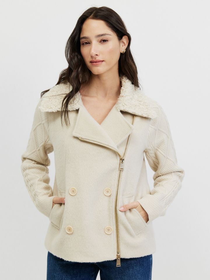 ג’קט  סריג צוארון בצבע בייז’