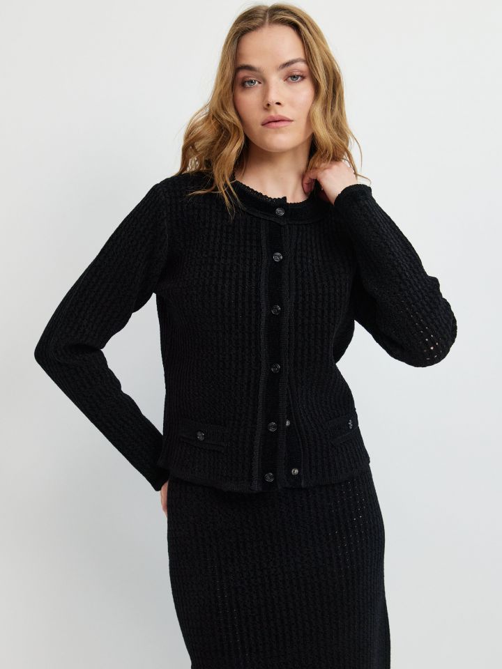 קרדיגן סריג צמות בצבע שחור