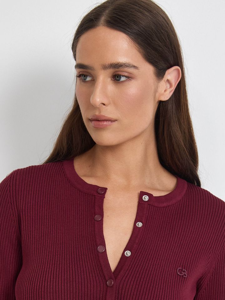 עליונית סריג ריב בצבע בורדו