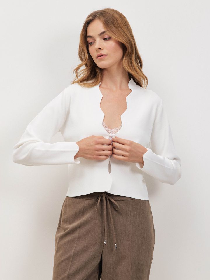 סריג עליונית פתח גלים בצבע אופוויט