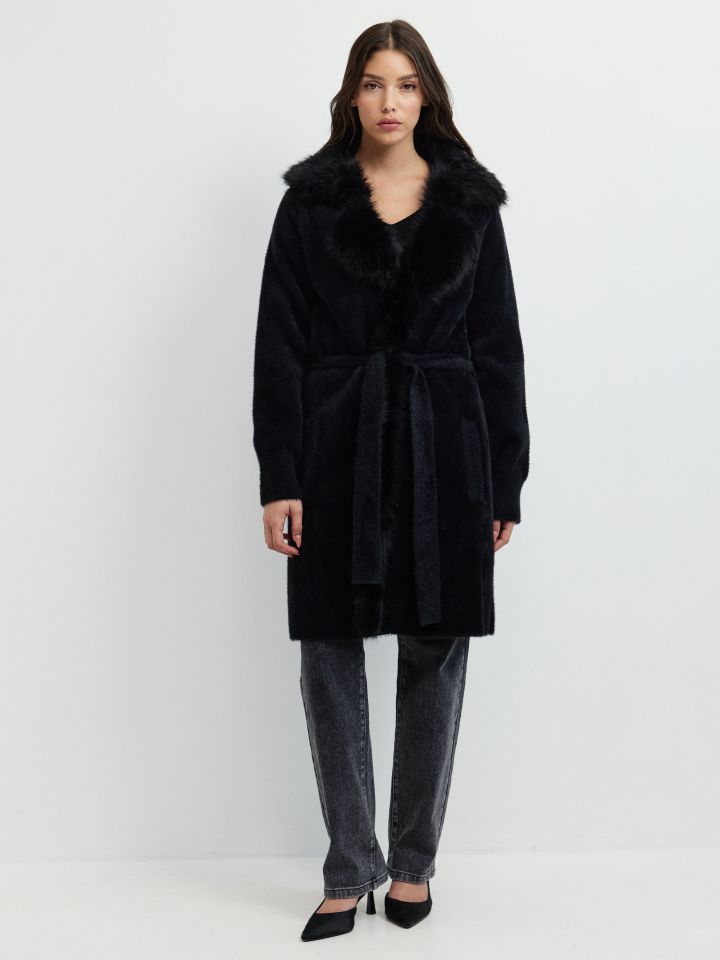 עליונית סריג דמוי פרווה בצבע שחור