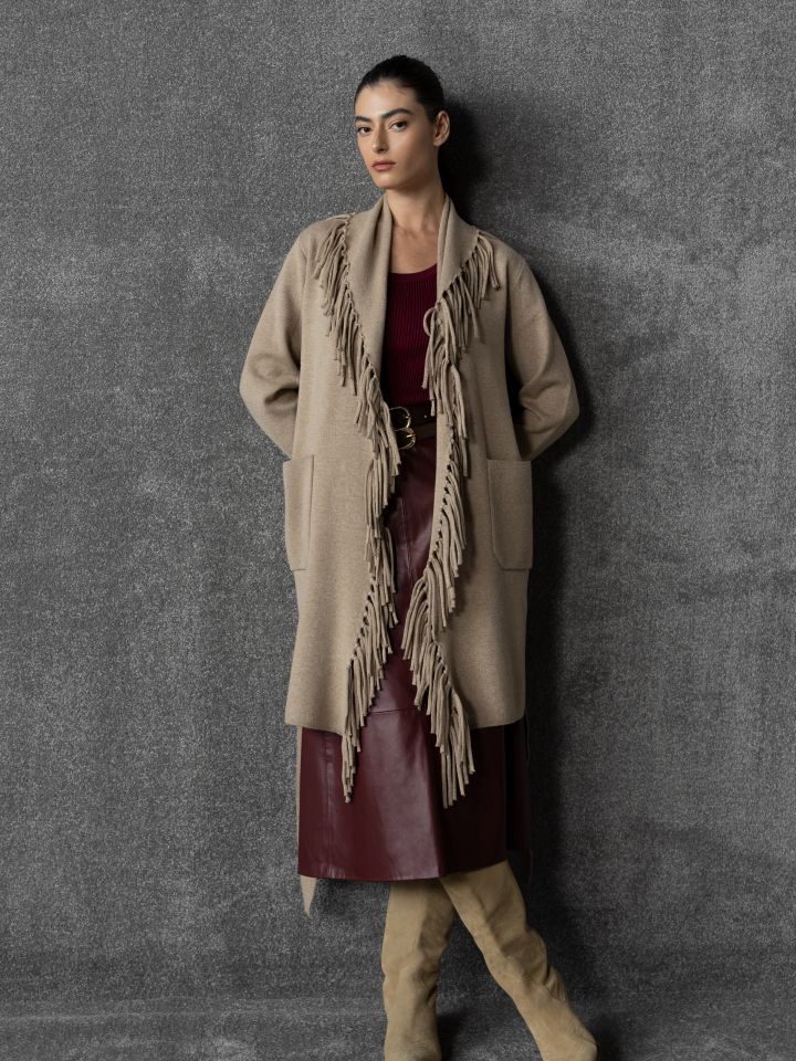 עליונית סריג פרנזים בצבע בייז מלנג’