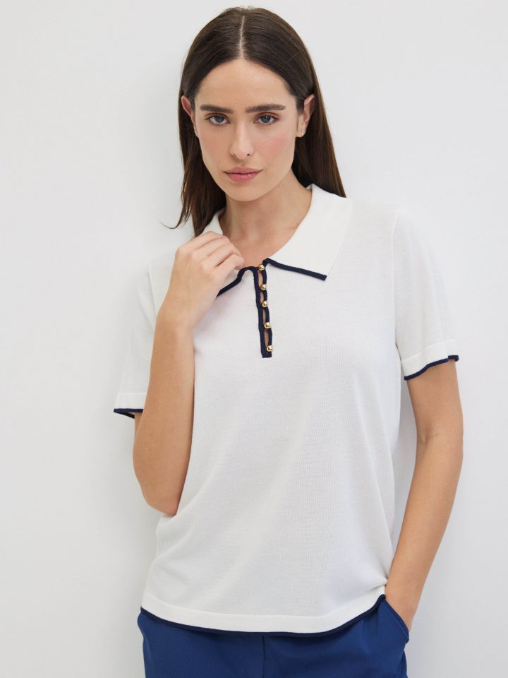 סריג צוארון כפתורים בצבע אופוויט