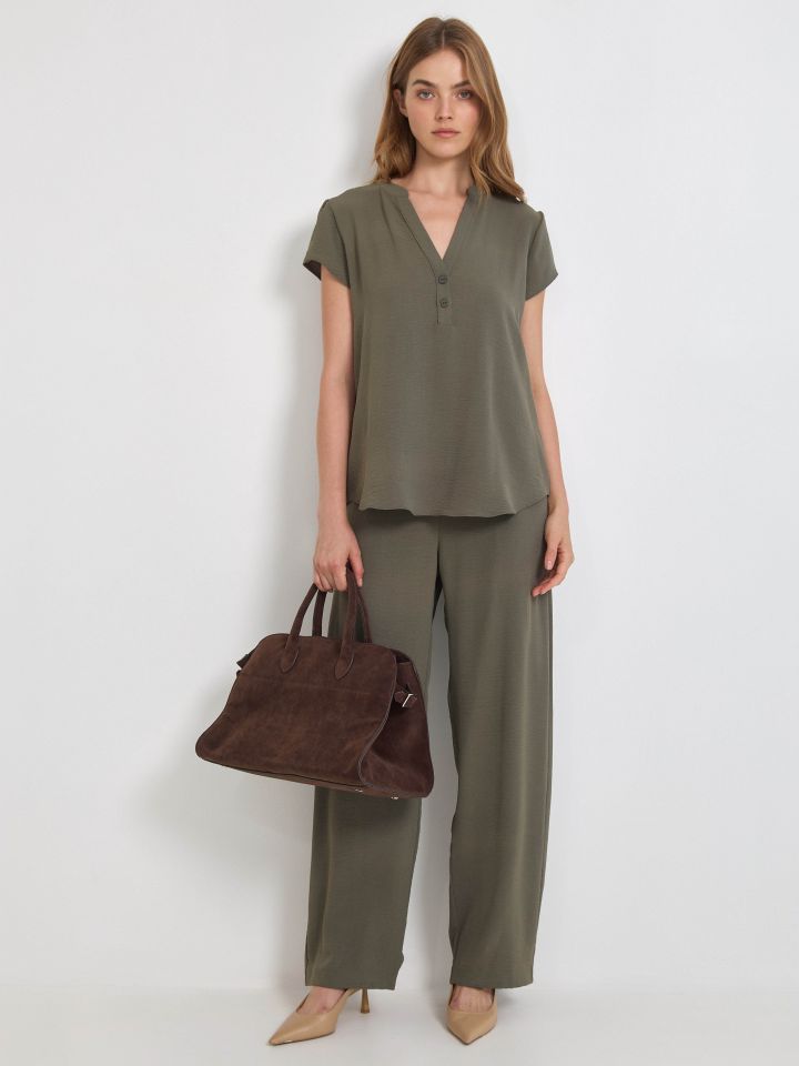 חליפת מכנסיים RANI בצבע זית