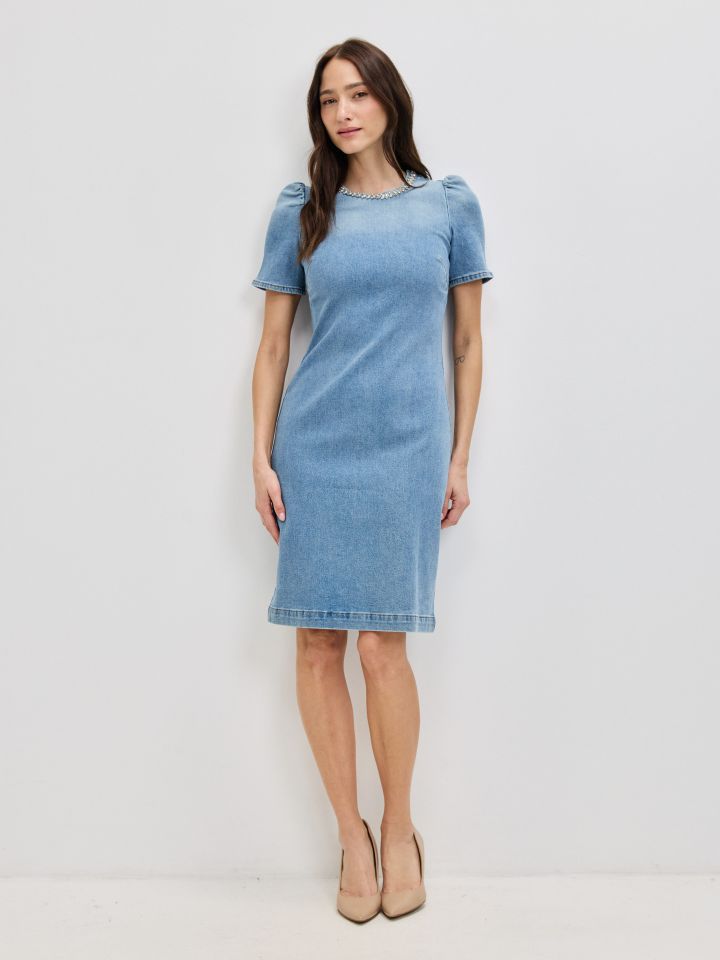 שמלה ג’ינס שילוב בצבע ג’ינס בהיר