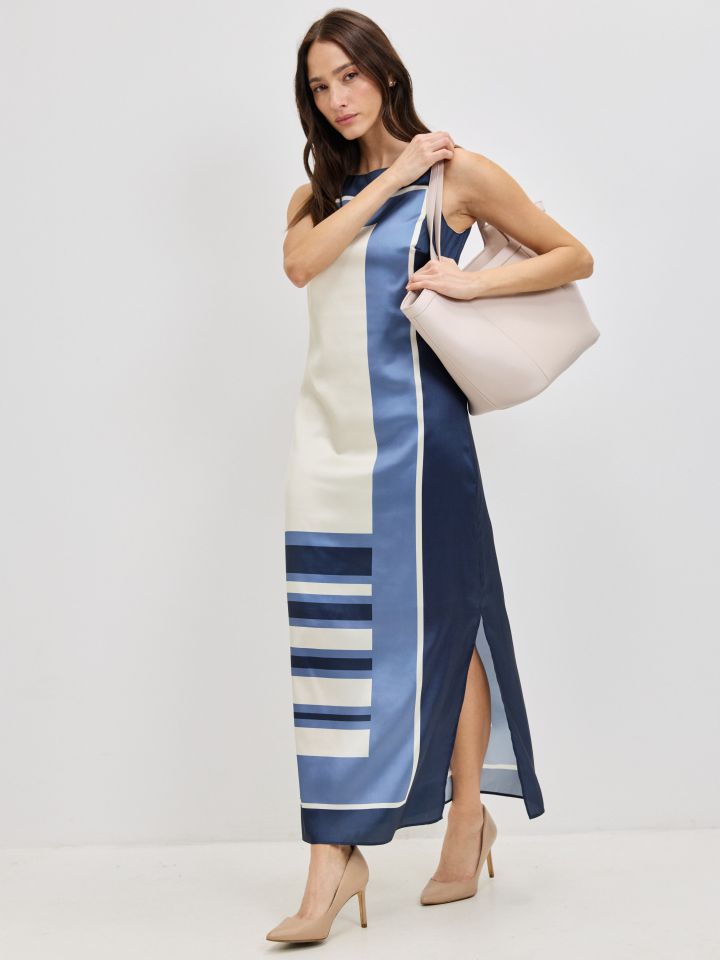 שמלה סטן דפוס גיאומטרי בצבע נייבי