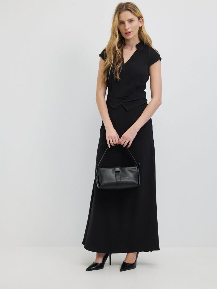 שמלה מקסי קשירה LIAT בצבע שחור