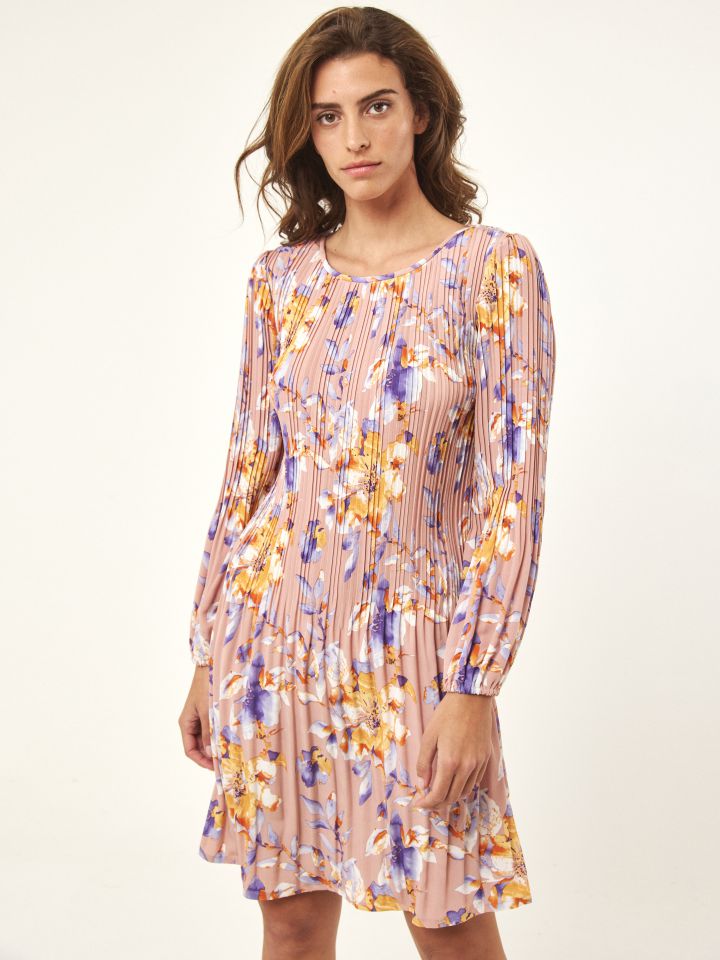 שמלה פליסה דפוס פרחי אביב בצבע אפרסק