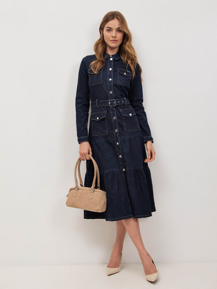 שמלה ג’ינס חגורה בצבע ג’ינס כהה