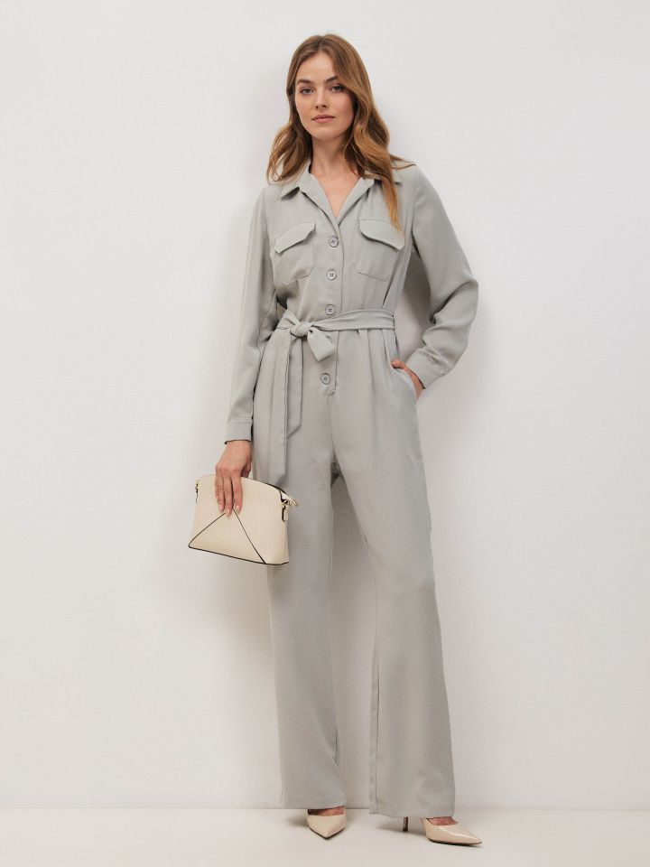 אוברול צוארון כפתורים בצבע אפור בהיר