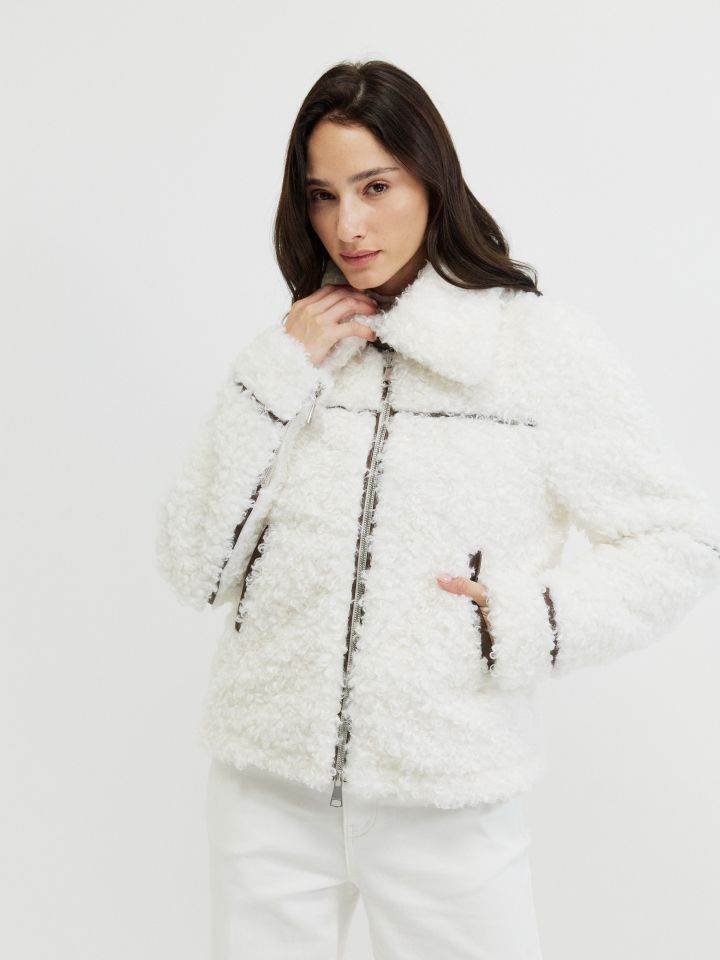 מעיל מראה פרווה פספולים בצבע אופוויט