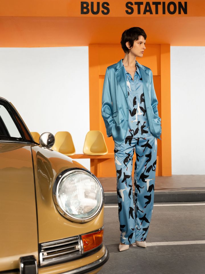 ג’קט סטן כיסים בצבע תכלת מעושן