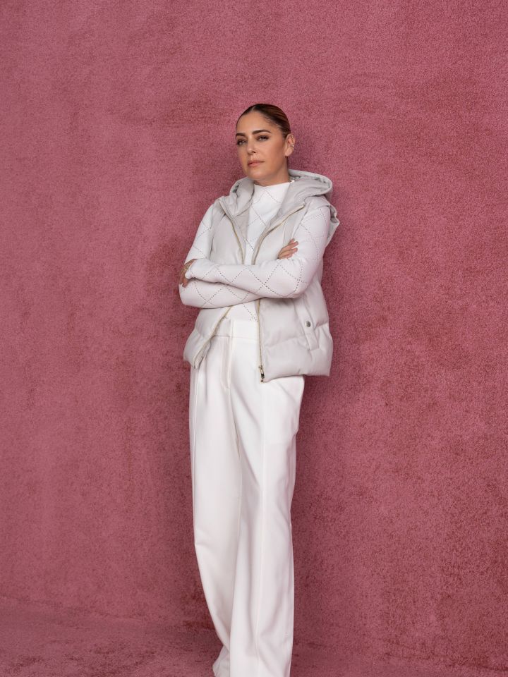 וסט דמוי עור קפוצ’ון בצבע אבן