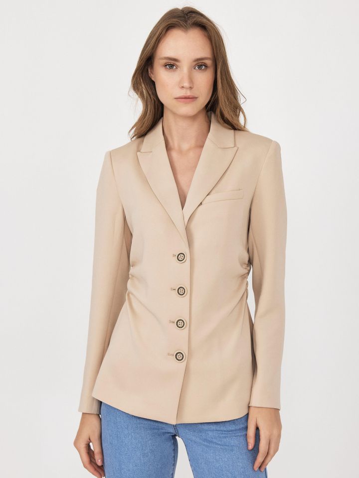 ג’קט ROMI כפתורים PROMO בצבע בייז קפוצינו