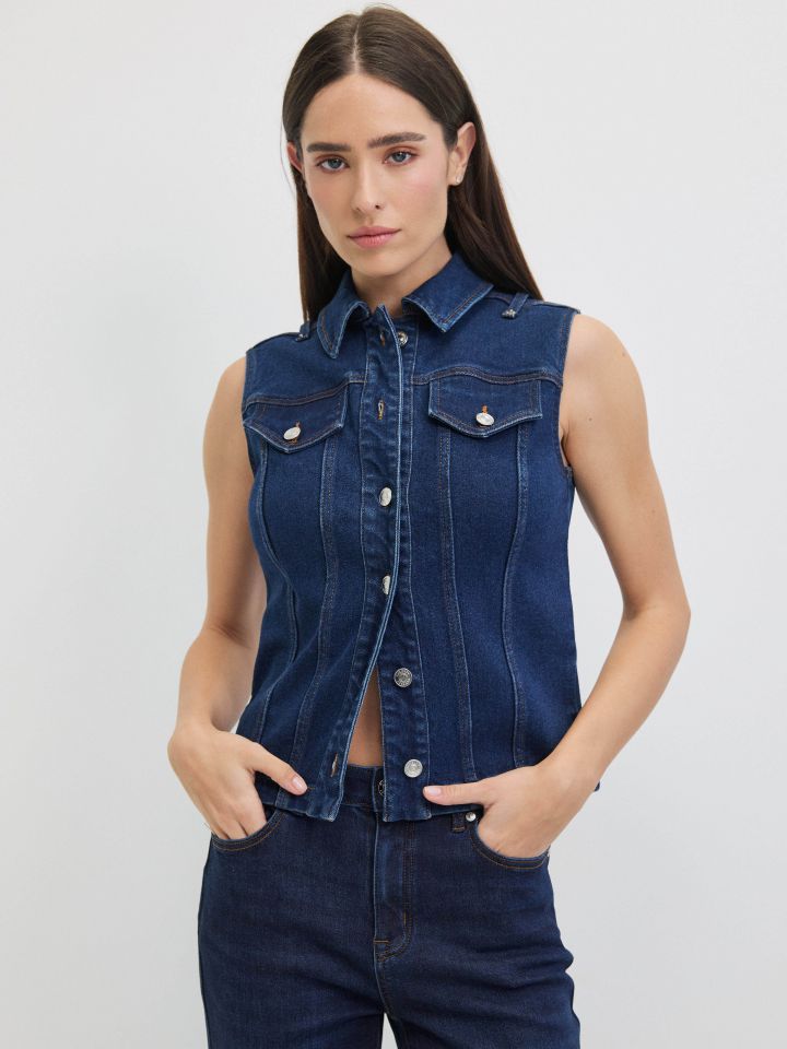 וסט ג’ינס צוארון בצבע ג’ינס כהה