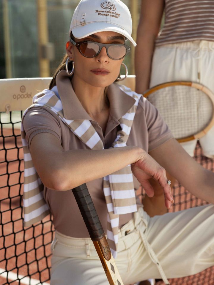 כובע ג’ינס בצבע אופוויט