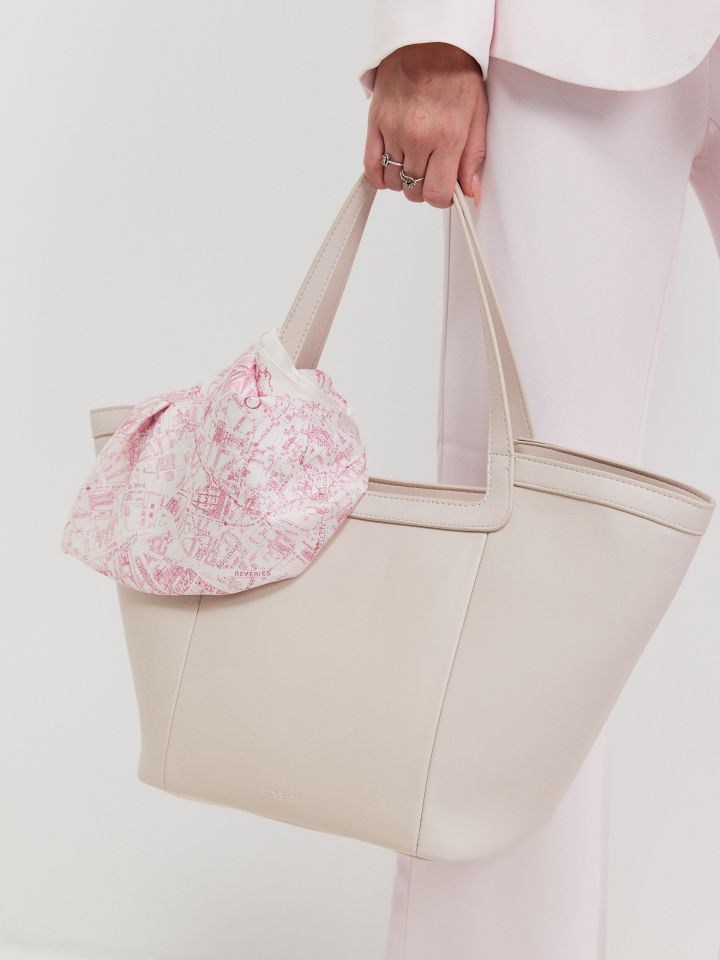 מטפחת PARIS בצבע ורוד חדש