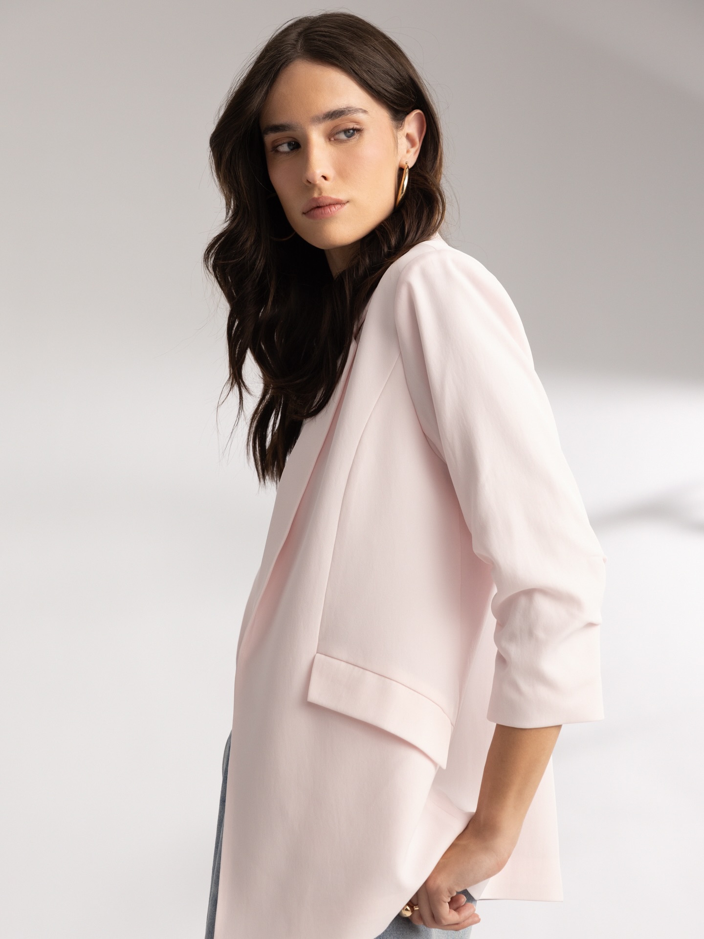 הכירי את הmust have  החדש שלך לעונה הקרובה:
ג’קט מושלם ומדויק 🎀🤍
מחכות לך בסניפים ובמשלוח חינם בכל רכישה באתר.⁩