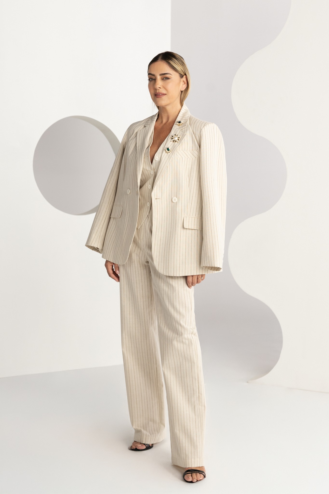 הכירי את הMUST HAVE החדש שלך 
חליפת פסים מושלמת ומדויקת על הגוף. 🤍